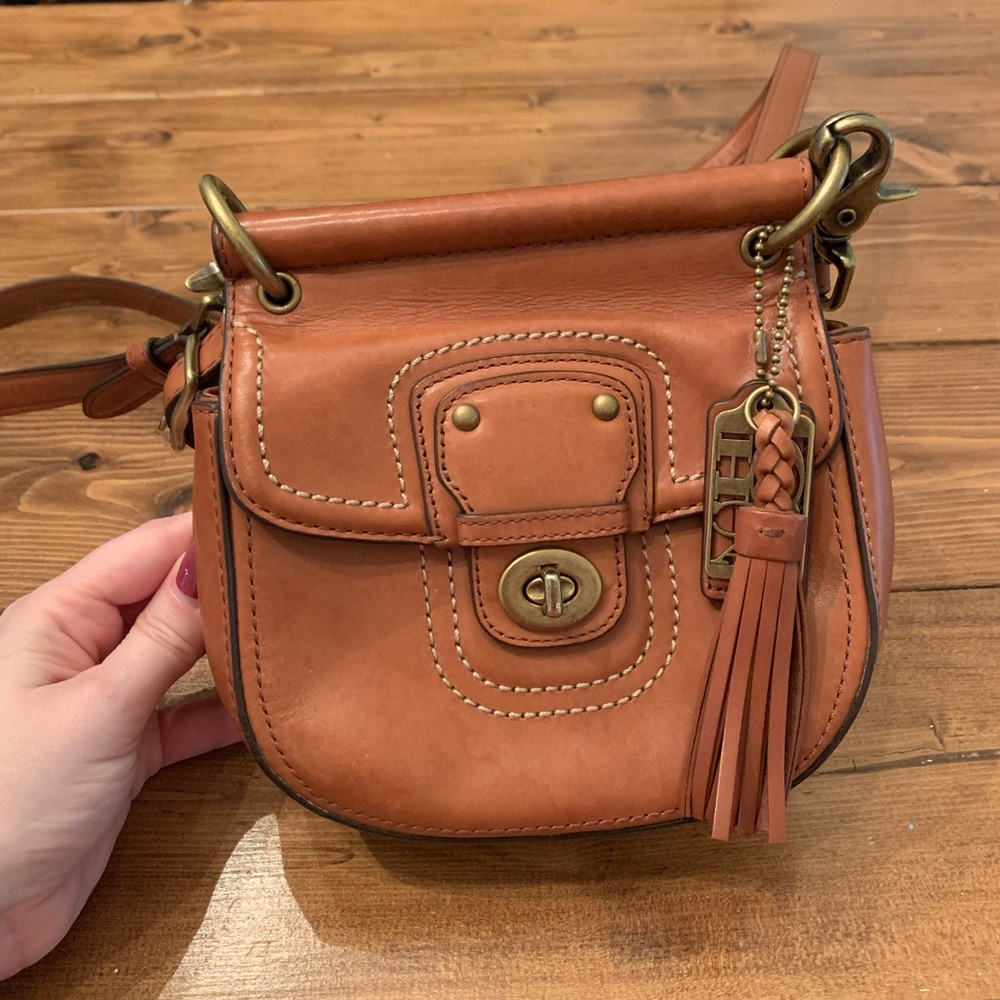COACH - Light brown crossbody saddle bag
